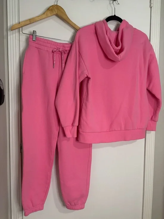 Juicy Couture Pink Rhinestone 'Juicy Forever' Hoodie & Joggers Set - Picture 7 of 7